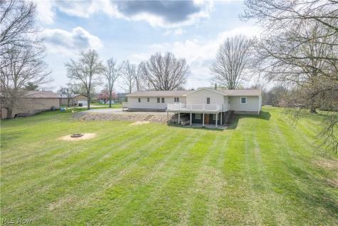 6459 Smith Kramer Street NE Hartville OH 44632