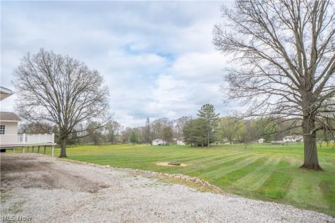 6459 Smith Kramer Street NE Hartville OH 44632