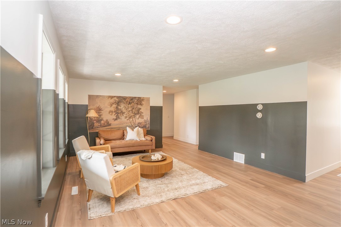 6459 Smith Kramer Street NE Hartville OH 44632