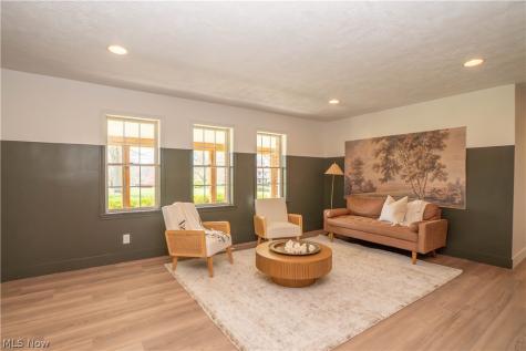 6459 Smith Kramer Street NE Hartville OH 44632