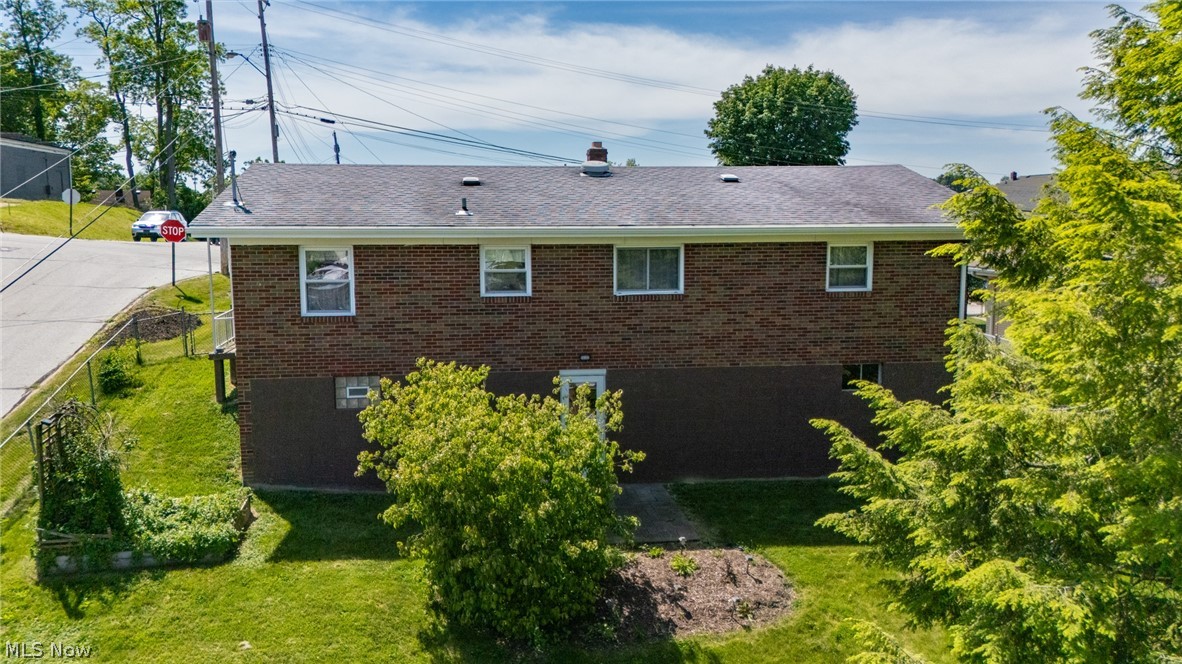 302 Leonard Avenue Wintersville OH 43953