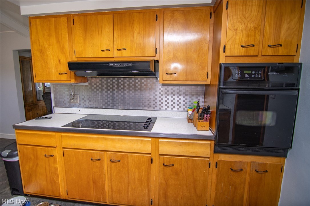 302 Leonard Avenue Wintersville OH 43953