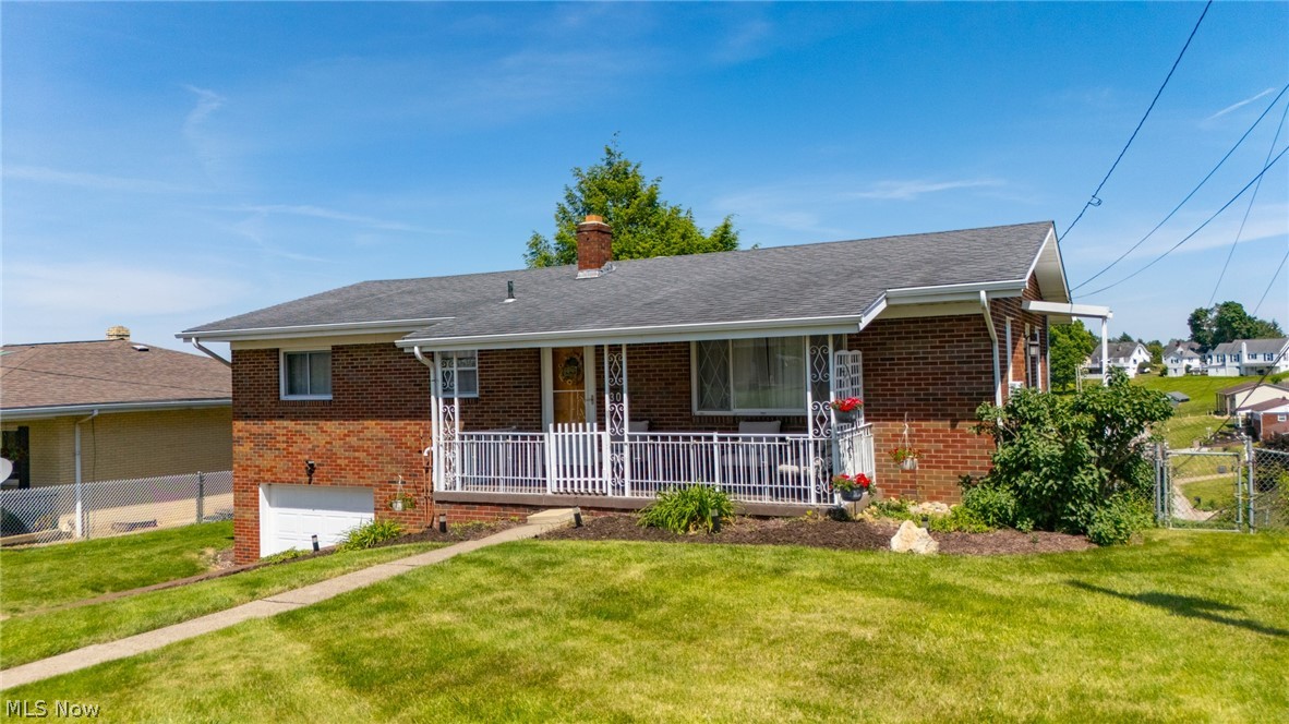 302 Leonard Avenue Wintersville OH 43953