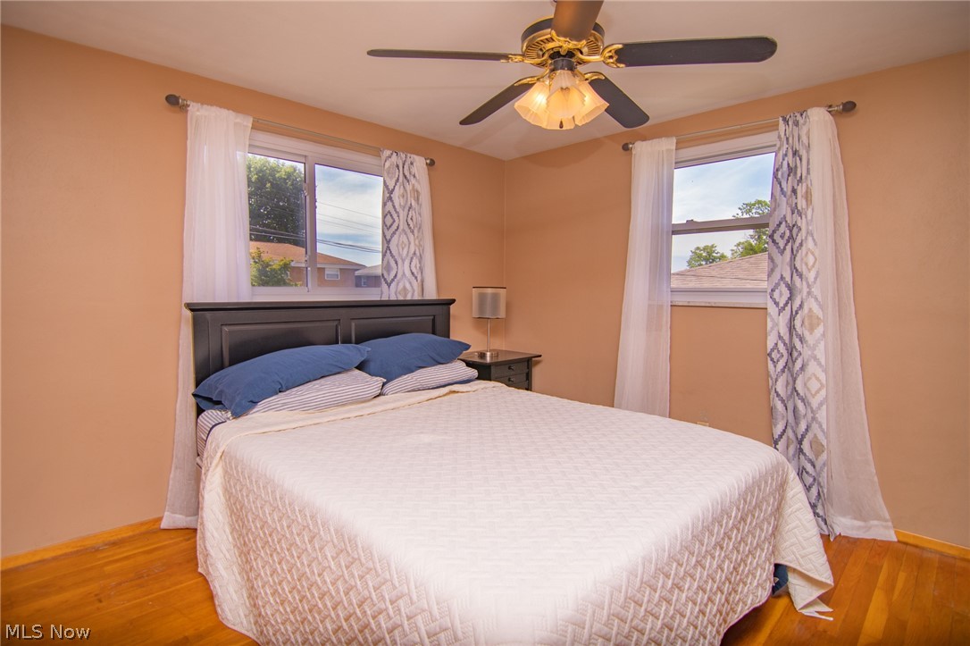 302 Leonard Avenue Wintersville OH 43953