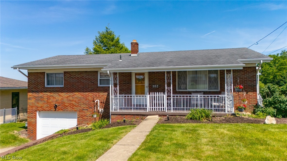 302 Leonard Avenue Wintersville OH 43953