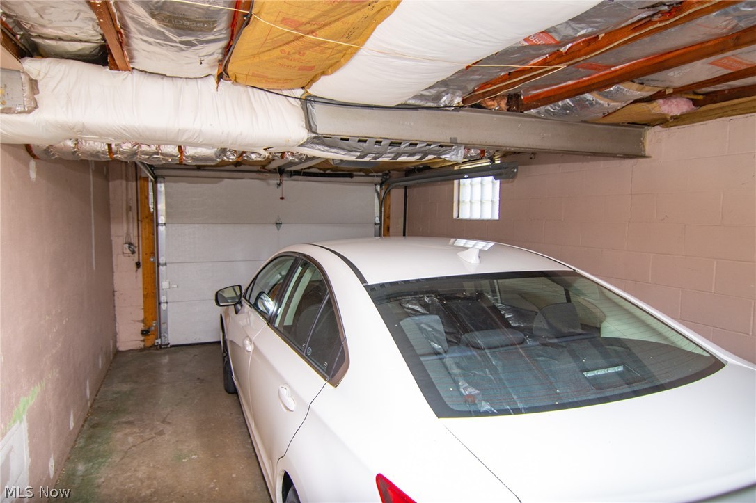 302 Leonard Avenue Wintersville OH 43953