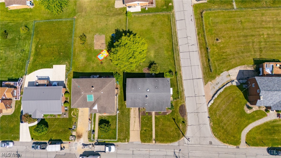 302 Leonard Avenue Wintersville OH 43953