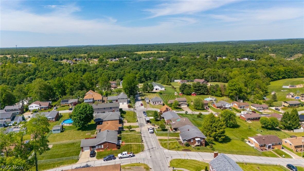 302 Leonard Avenue Wintersville OH 43953