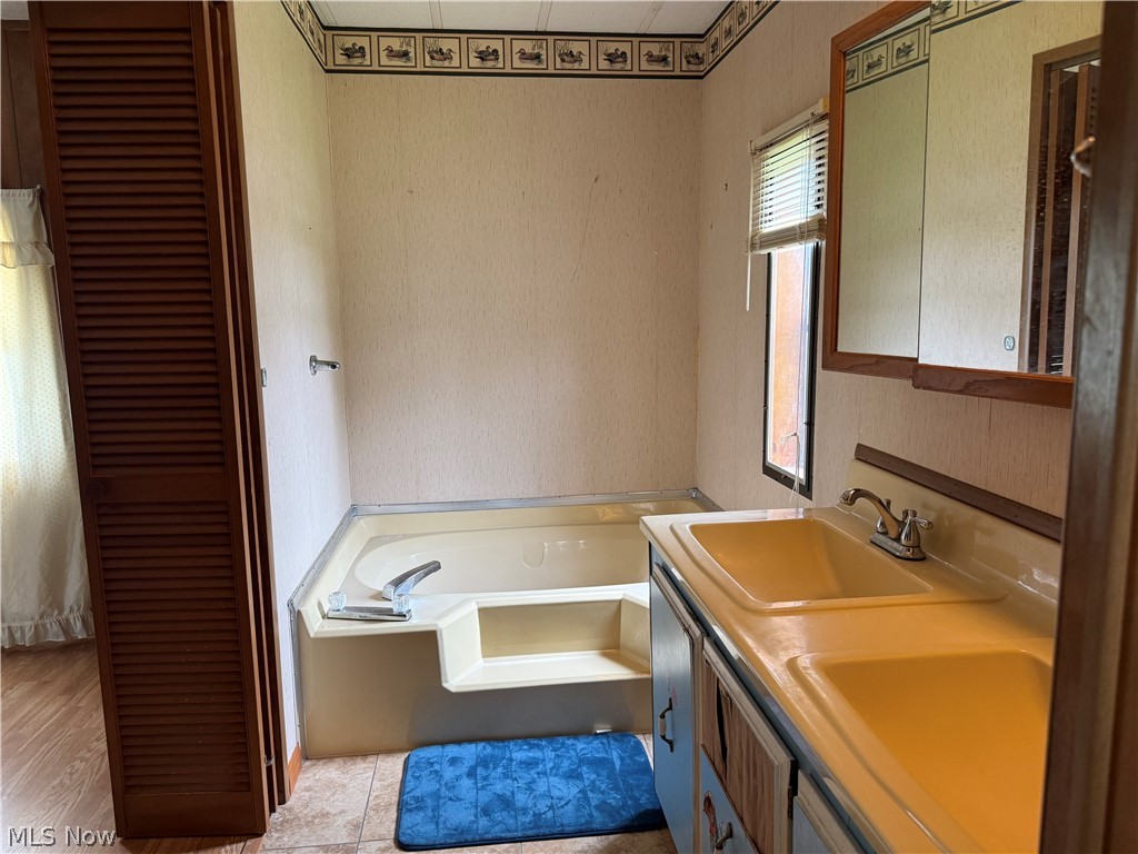 200 Driftwood Drive SE New Philadelphia OH 44663