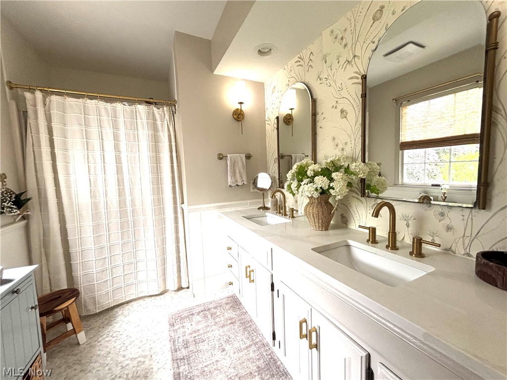 8268 Hilltop Drive Poland OH 44514