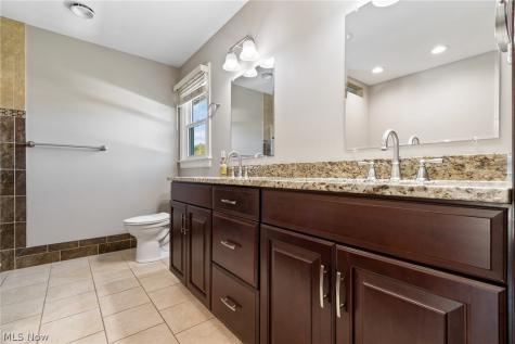 6525 Beckleigh Circle NW Canton OH 44708