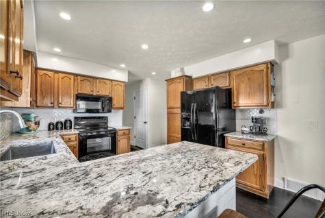 153 Sonesta Avenue Elyria OH 44035