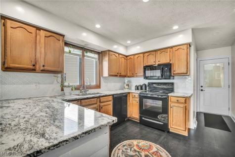 153 Sonesta Avenue Elyria OH 44035