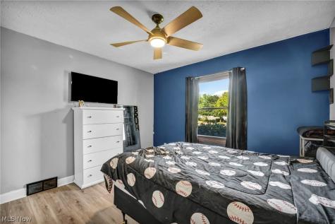 153 Sonesta Avenue Elyria OH 44035