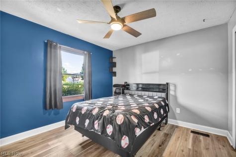 153 Sonesta Avenue Elyria OH 44035