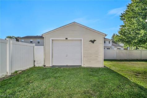 153 Sonesta Avenue Elyria OH 44035