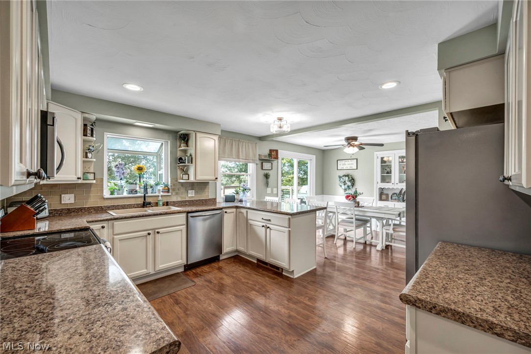 6934 Center Street NE Hartville OH 44632