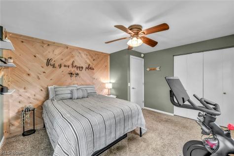 6934 Center Street NE Hartville OH 44632