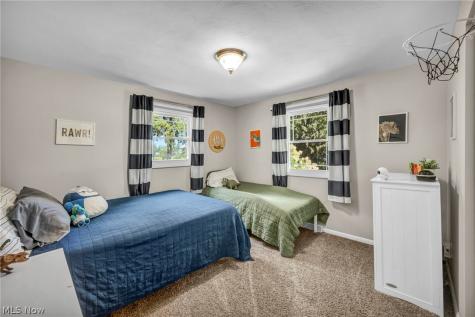 6934 Center Street NE Hartville OH 44632