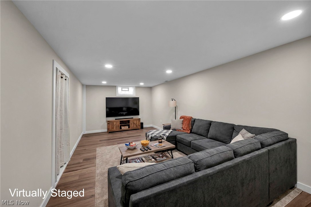 6934 Center Street NE Hartville OH 44632