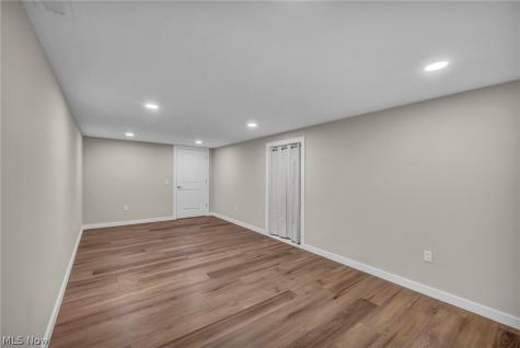 6934 Center Street NE Hartville OH 44632