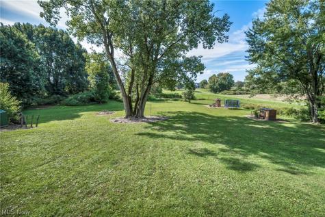 6934 Center Street NE Hartville OH 44632