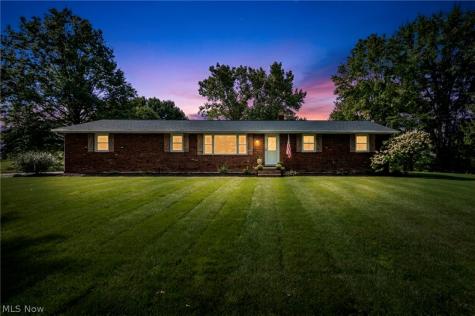 6934 Center Street NE Hartville OH 44632