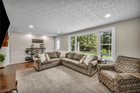 6934 Center Street NE Hartville OH 44632
