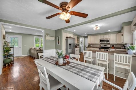 6934 Center Street NE Hartville OH 44632