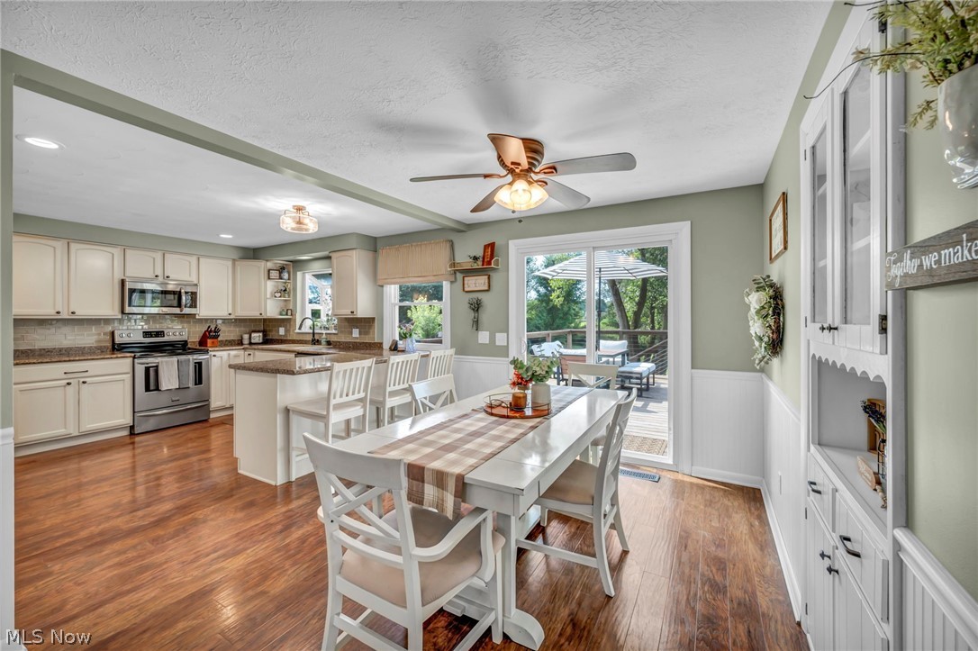6934 Center Street NE Hartville OH 44632