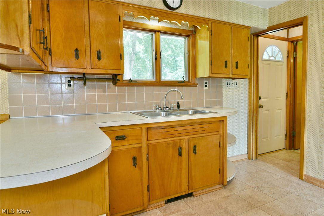 2909 Beal Street NW Warren OH 44485