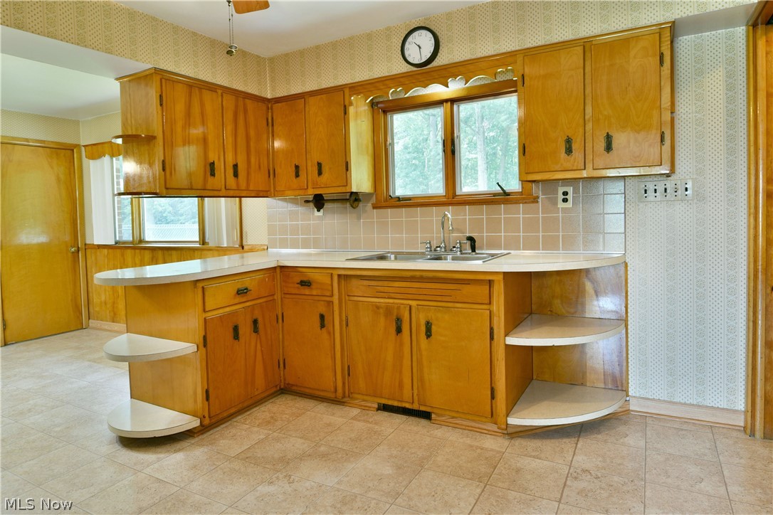2909 Beal Street NW Warren OH 44485