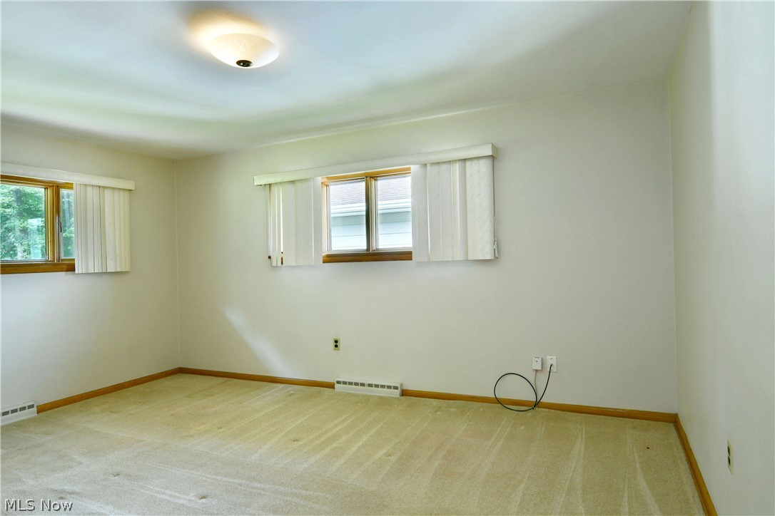 2909 Beal Street NW Warren OH 44485