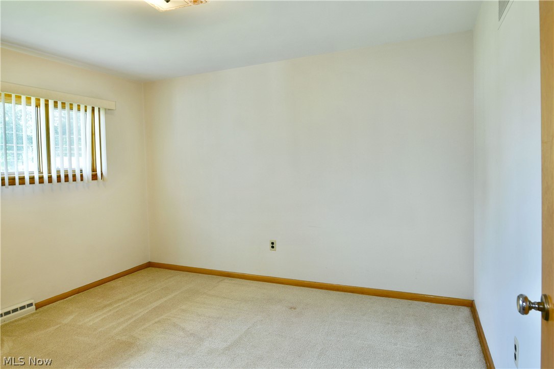 2909 Beal Street NW Warren OH 44485