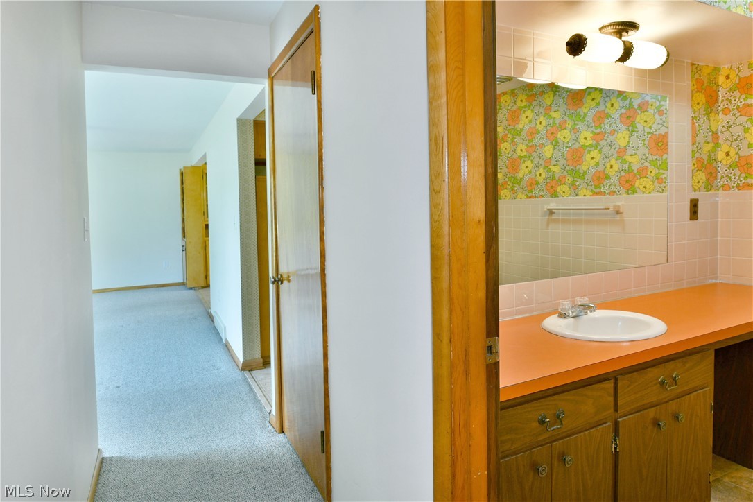 2909 Beal Street NW Warren OH 44485