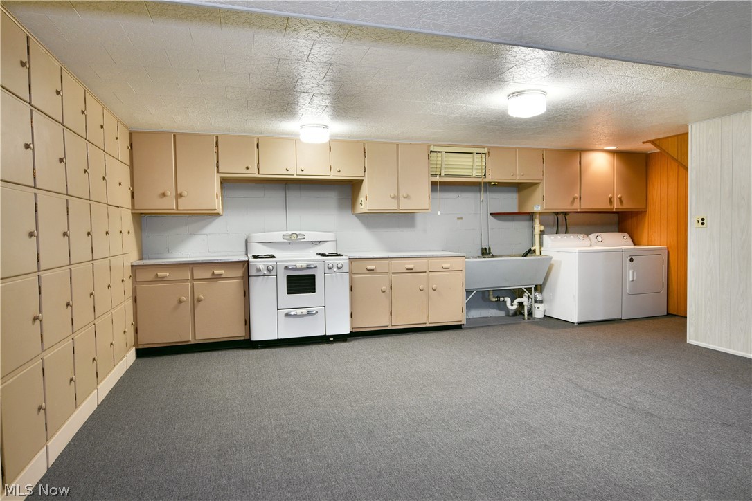 2909 Beal Street NW Warren OH 44485