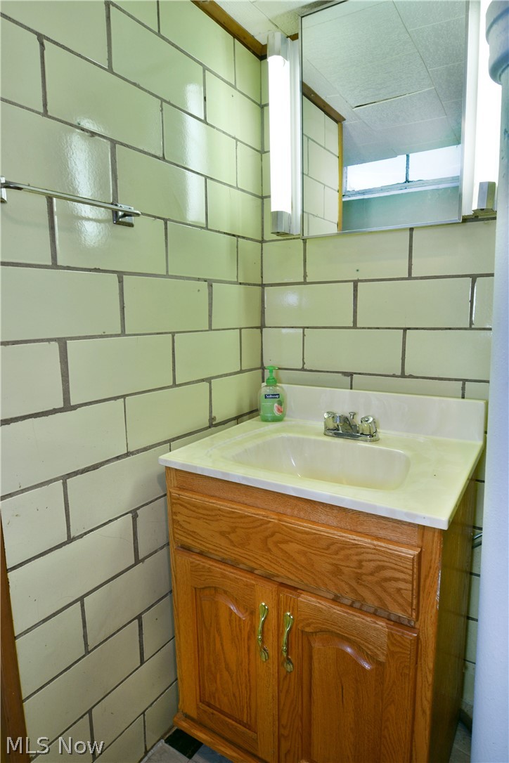 2909 Beal Street NW Warren OH 44485