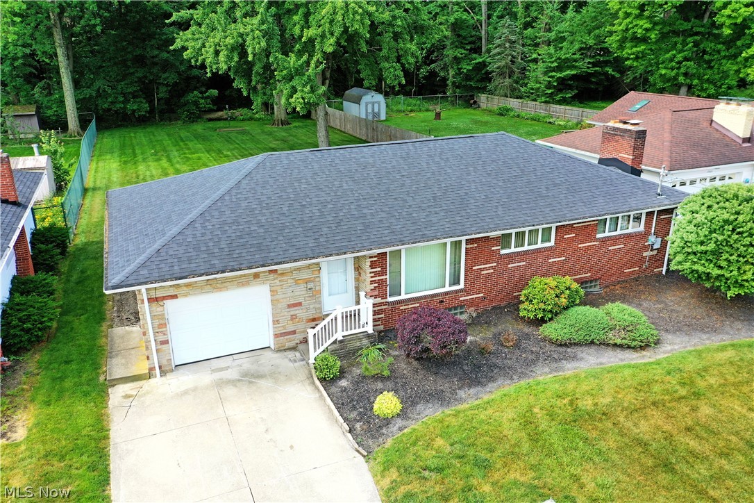 2909 Beal Street NW Warren OH 44485