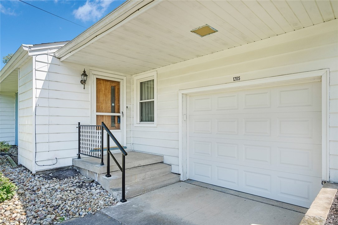 1205 Rose Avenue Girard OH 44420