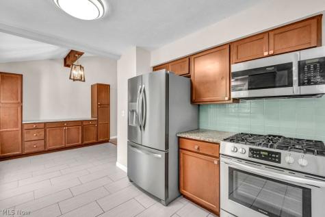 13988 Bennington Boulevard Middleburg Heights OH 44130