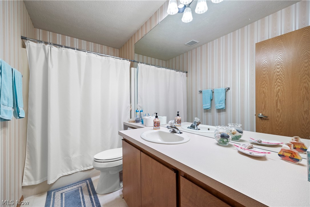 13228 Olympus Way Strongsville OH 44149