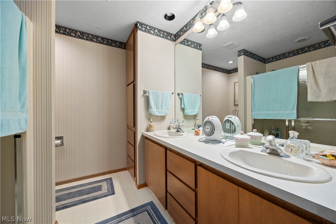 13228 Olympus Way Strongsville OH 44149