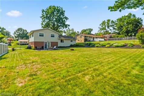 1648 Plymouth Knoll Avenue NW Massillon OH 44646