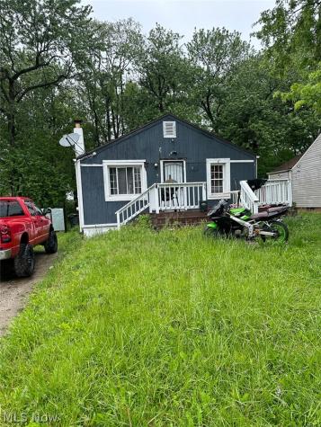 2907 25th Street NE Canton OH 44705