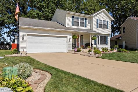 732 Oakdale Circle Elyria OH 44035