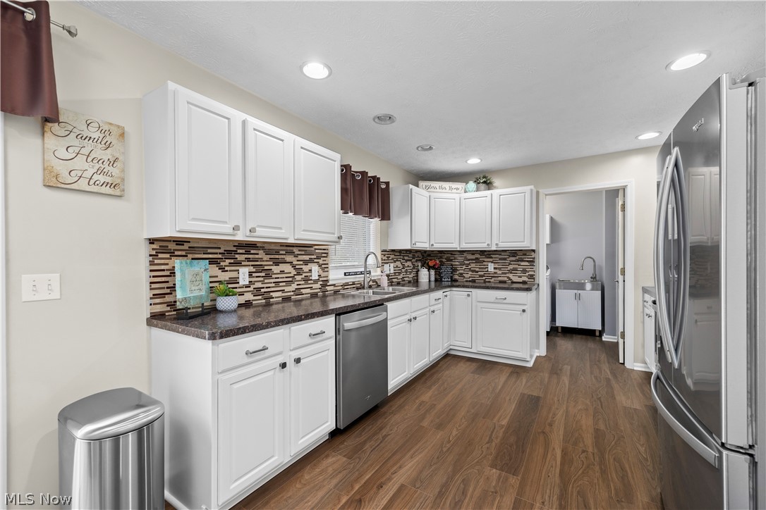 732 Oakdale Circle Elyria OH 44035