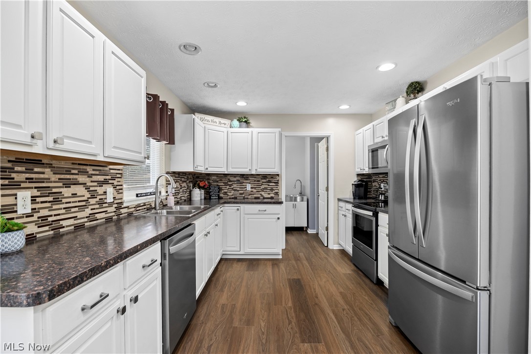 732 Oakdale Circle Elyria OH 44035
