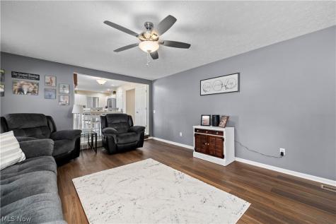 732 Oakdale Circle Elyria OH 44035
