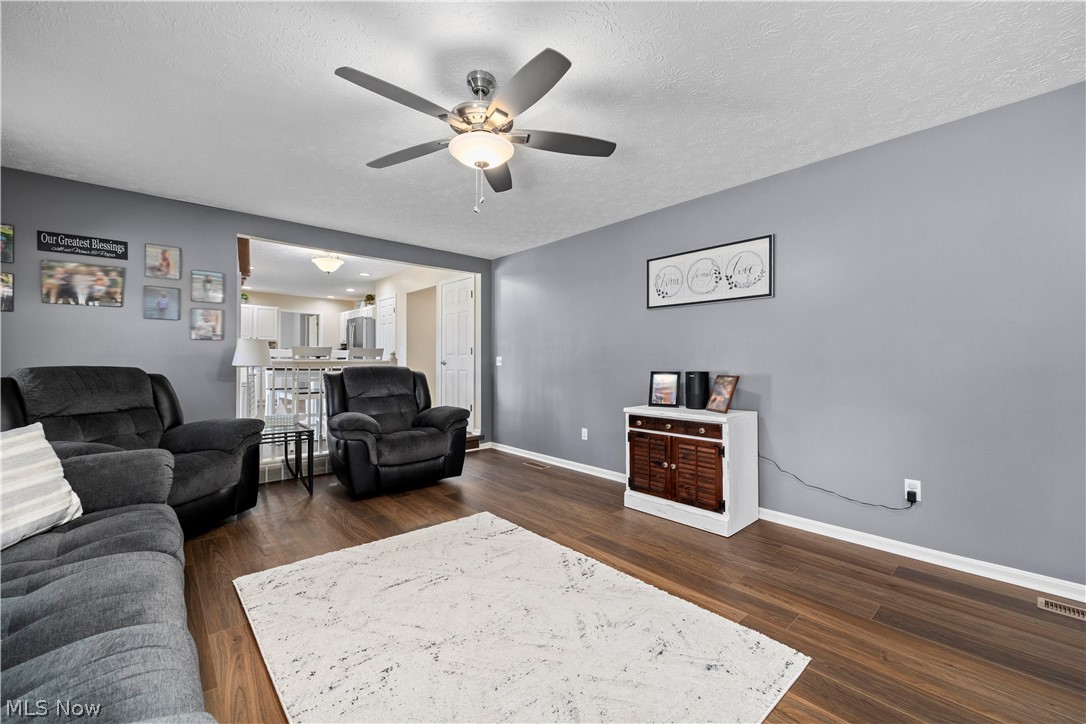 732 Oakdale Circle Elyria OH 44035