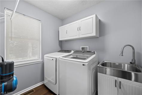 732 Oakdale Circle Elyria OH 44035